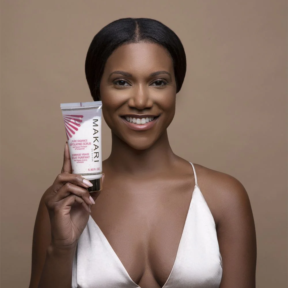 Pure Radiance Exfoliating Scrub With Pomegranate Enzymes - Image 2